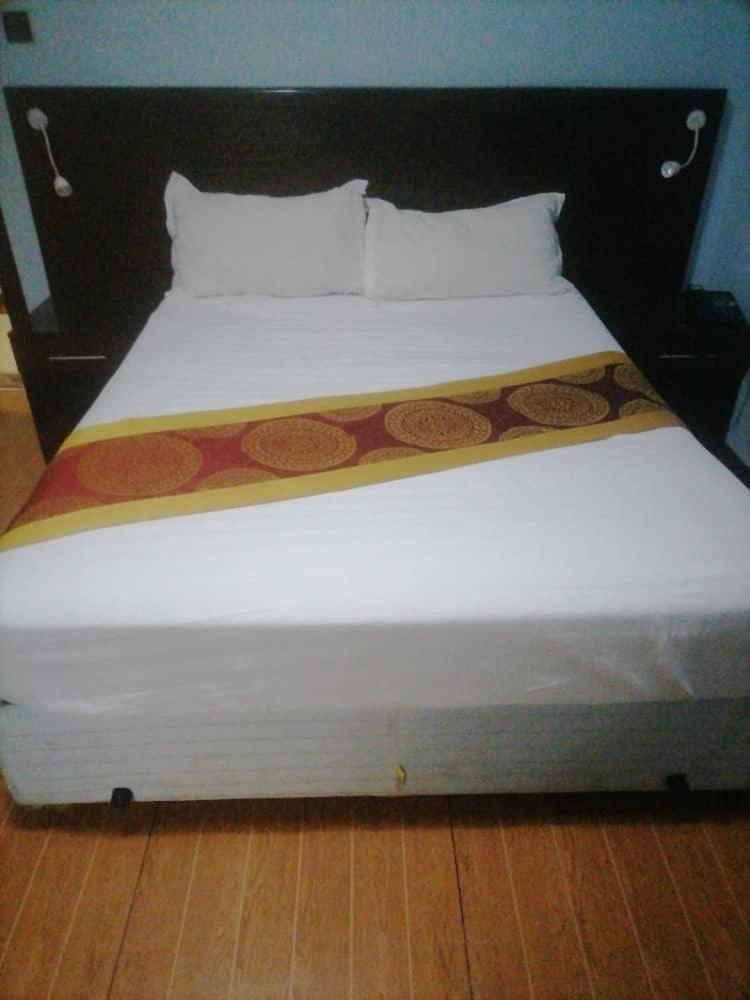 White City Inn Gaborone Buitenkant foto