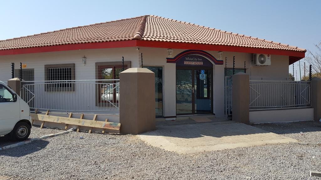 White City Inn Gaborone Buitenkant foto